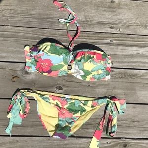 Adorable bikini!